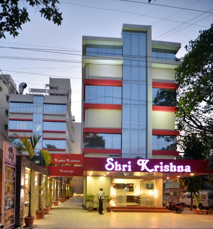 Hotel Radhe Krishna โซลาปูร์ ภายนอก รูปภาพ